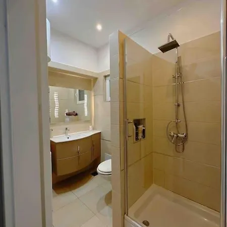 Appartement Modern For 2 In The Center Of The Town