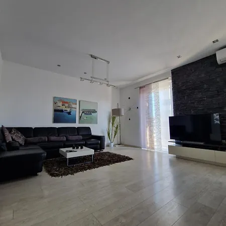 Appartement Modern For 2 In The Center Of The Town