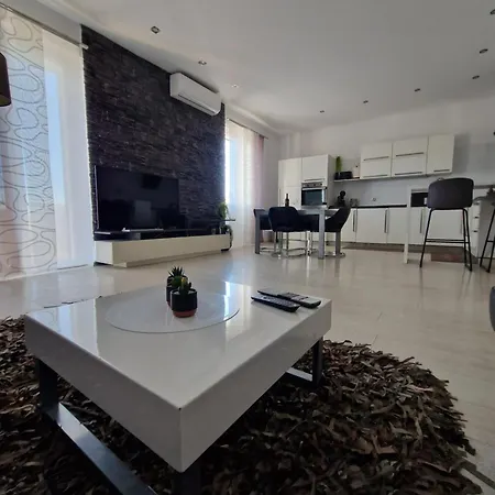 Appartement Modern For 2 In The Center Of The Town *
